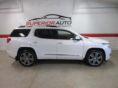 Used 2017 GMC Acadia Denali w/ Technology Package image 5