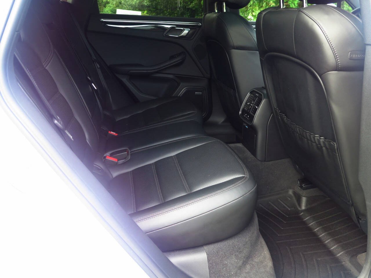 Used 2017 Porsche Macan S AWD/4WD image 16