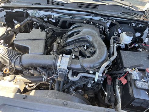 Used 2017 Toyota Tacoma SR5 image 11