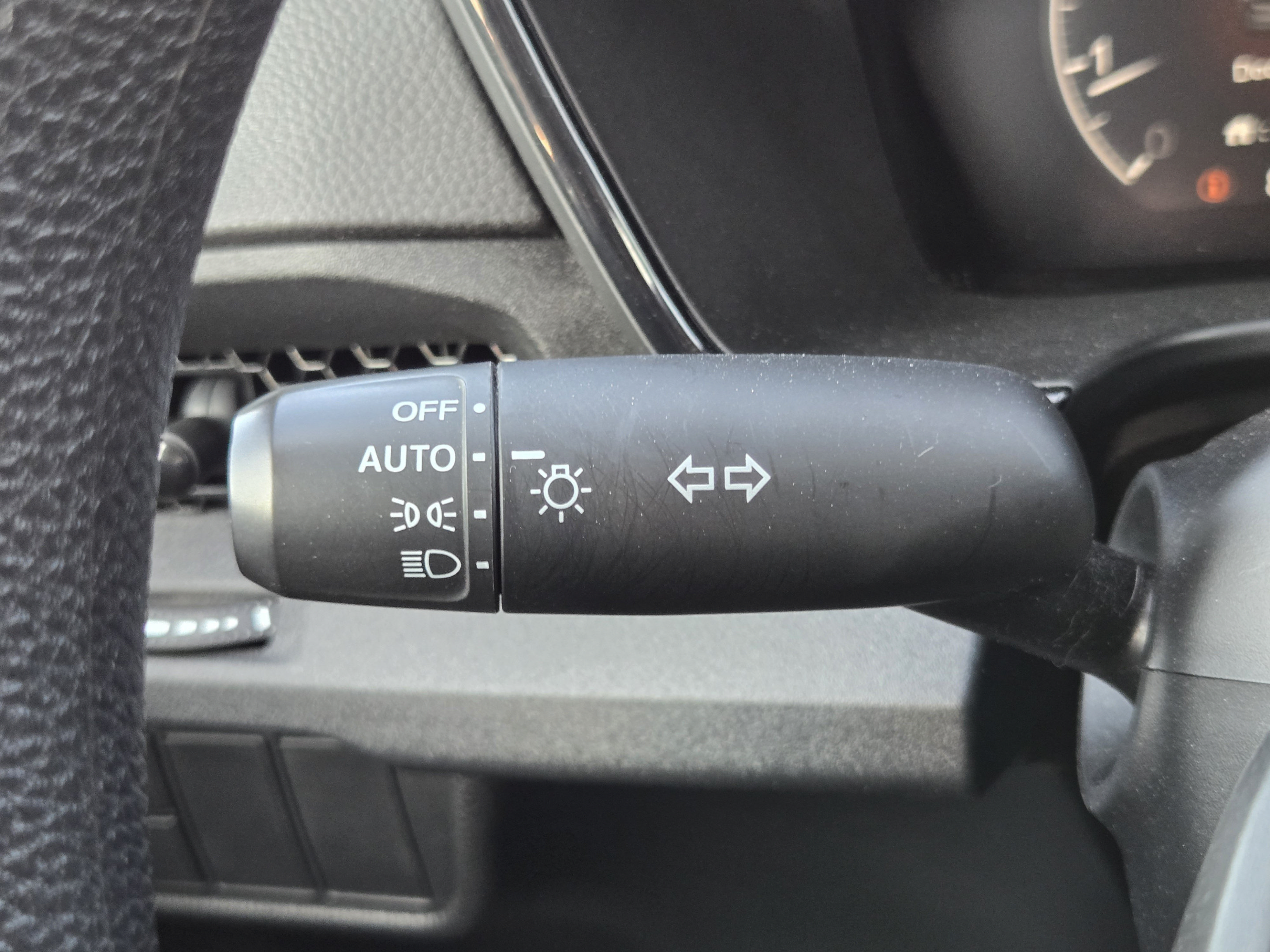 Used 2025 Honda CR-V EX image 18