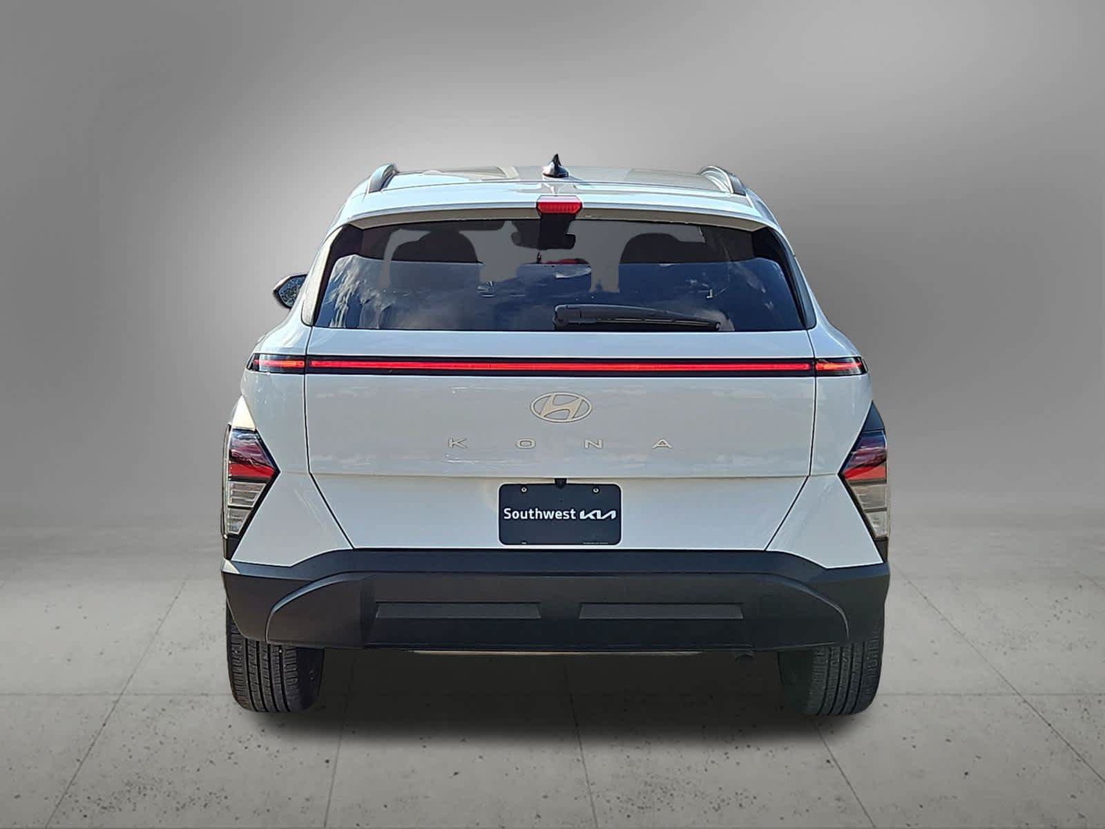 Used 2024 Hyundai Kona SEL FWD image 5
