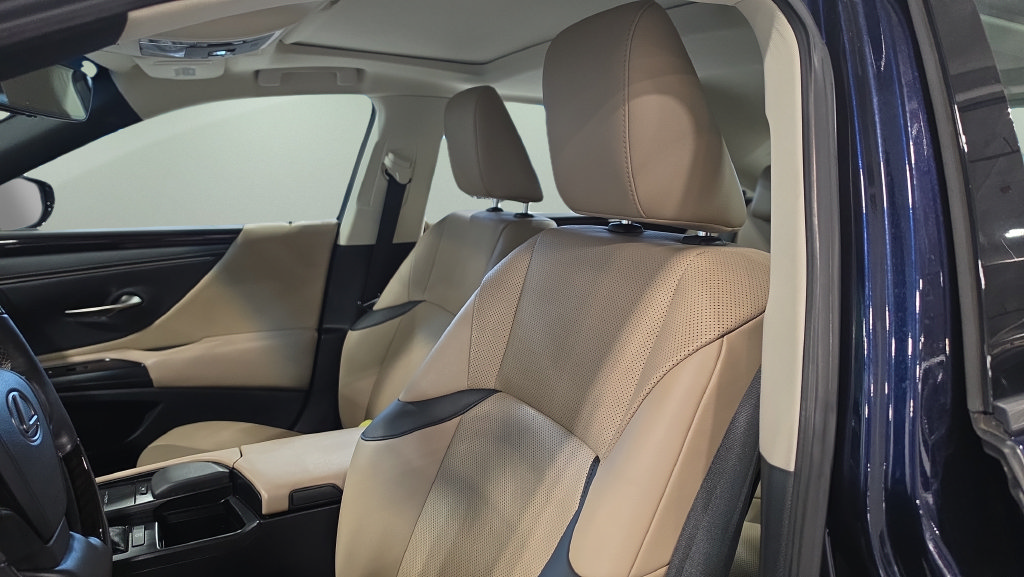 Used 2019 Lexus ES 350 w/ Premium Package FWD image 16