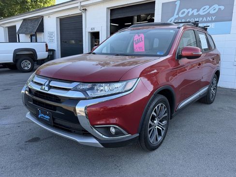 Used 2016 Mitsubishi Outlander SEL AWD/4WD image 2