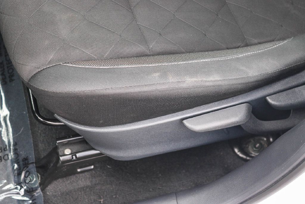 Used 2019 Nissan Kicks SV w/ Exterior Package FWD image 24