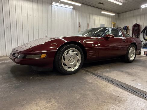 Used 1993 Chevrolet Corvette Coupe image 1