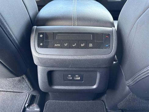 Used 2023 Nissan Pathfinder SL image 27