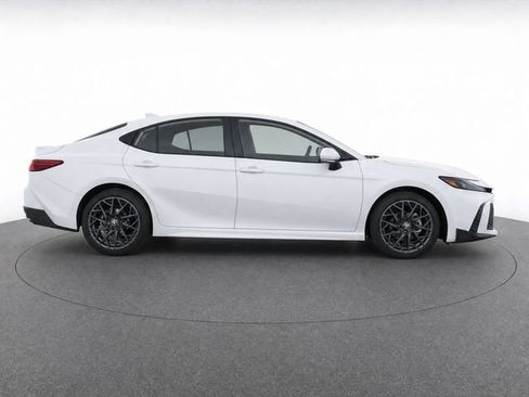 Used 2025 Toyota Camry SE w/ Convenience Package FWD image 2