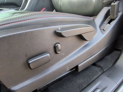 Used 2019 GMC Canyon All Terrain w/ All Terrain X Package image 17