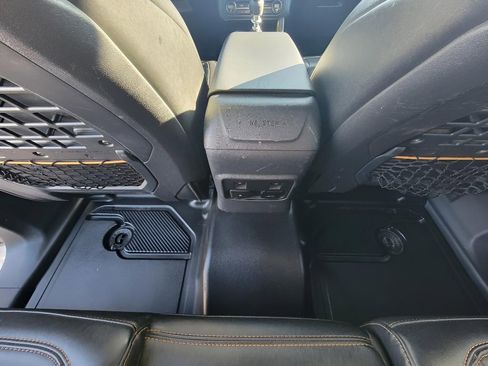 Used 2021 Ford Bronco Badlands image 28