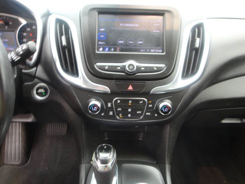Used 2021 Chevrolet Equinox LT AWD/4WD image 8