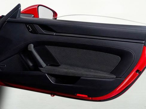 Used 2025 Porsche 911 Carrera 4 GTS image 36