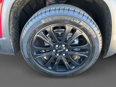 Used 2023 GMC Acadia SLE w/ Driver Convenience Package image 15