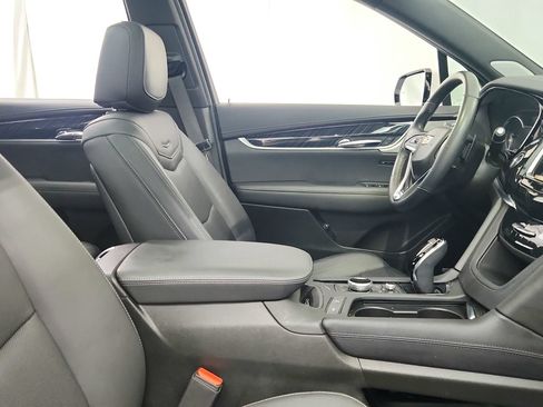 Used 2024 Cadillac XT6 Premium Luxury w/ LPO, Floor Liner Package AWD/4WD image 30