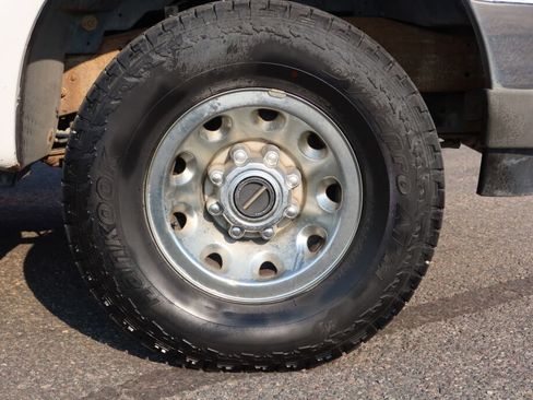 Used 2004 Ford Excursion XLT image 9