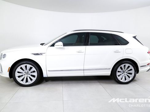 Used 2021 Bentley Bentayga Plug-In Hybrid AWD/4WD image 5