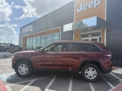 New 2025 Jeep Grand Cherokee Laredo w/ Luxury Tech Group I