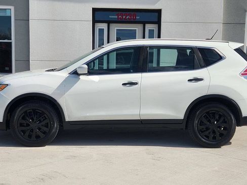 Used 2016 Nissan Rogue S FWD image 3