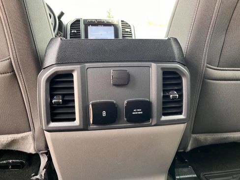 Used 2019 Ford F150 XLT w/ Equipment Group 302A Luxury AWD/4WD image 18