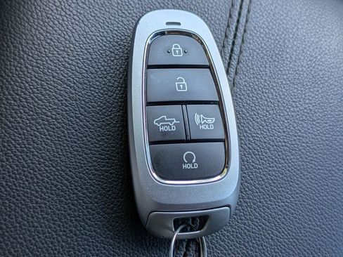 Used 2022 Hyundai Santa Cruz Limited image 29