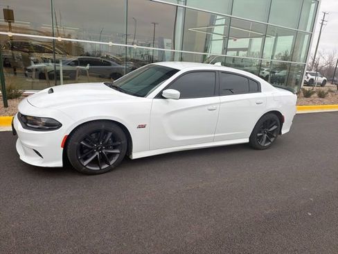 Used 2019 Dodge Charger Scat Pack image 2
