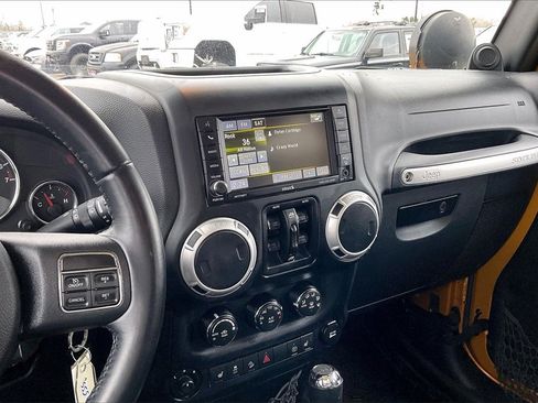 Used 2014 Jeep Wrangler Unlimited Sahara w/ Connectivity Group image 8