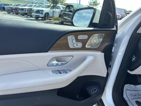 Used 2022 Mercedes-Benz GLS 450 4MATIC image 19