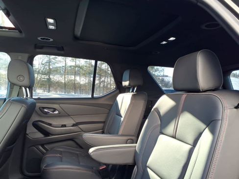 Used 2023 Chevrolet Traverse RS w/ LPO, Floor Liner Package image 10