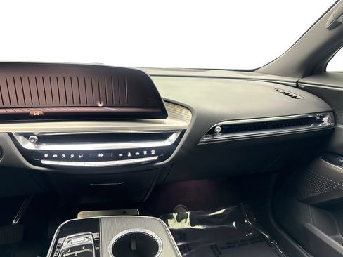 Used 2024 Cadillac Lyriq Luxury RWD image 53
