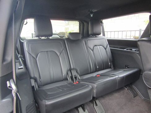 Used 2021 Ford Expedition Max Limited image 15