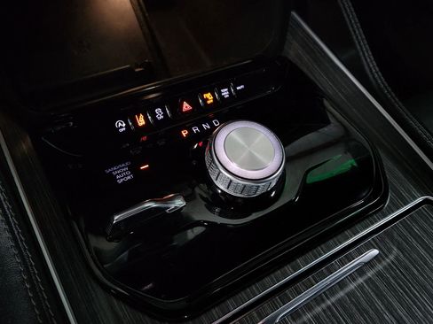 Used 2023 Jeep Wagoneer L Series II image 44