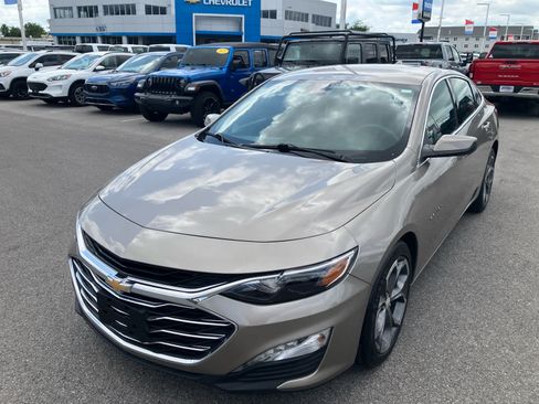 Used 2024 Chevrolet Malibu LT FWD image 3
