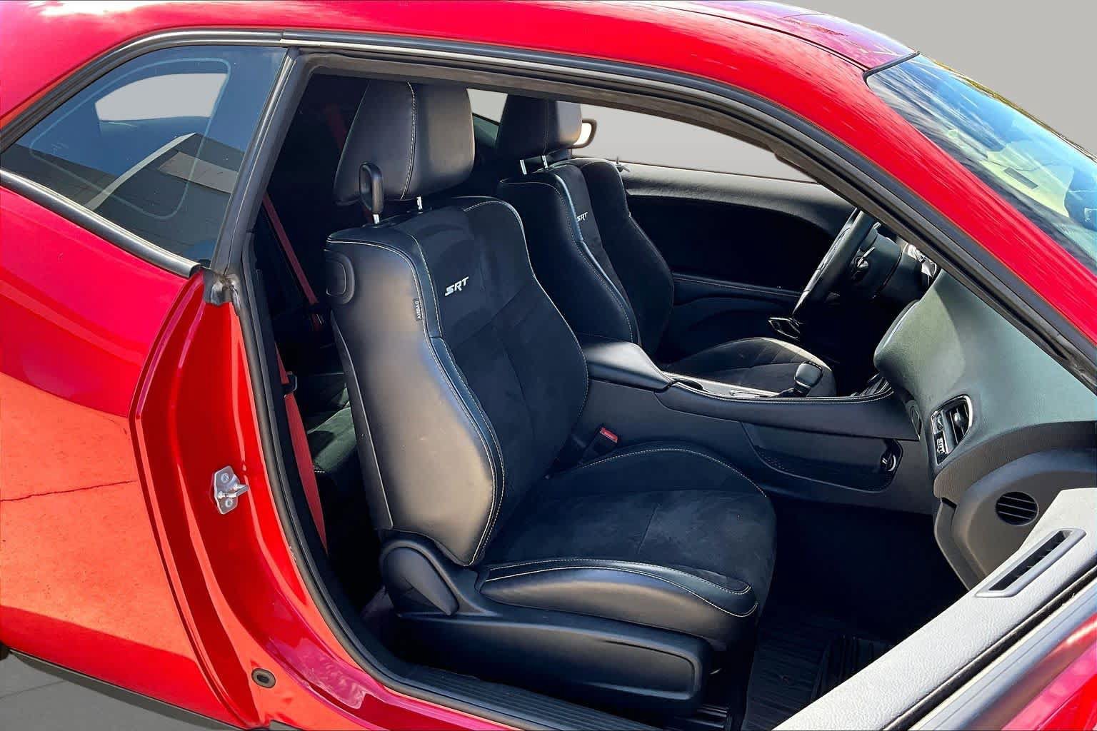 Used 2016 Dodge Challenger SRT Hellcat RWD image 8