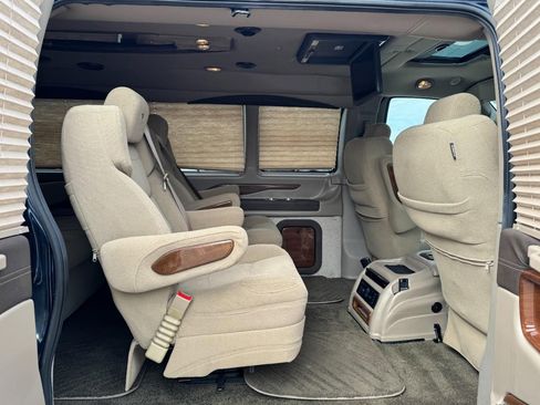 Used 2020 GMC Savana 2500 w/ Enhanced Convenience Package image 12