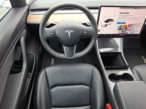 Used 2019 Tesla Model 3 Performance image 11