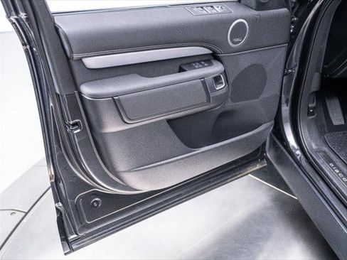 New 2025 Land Rover Discovery Dynamic SE image 46