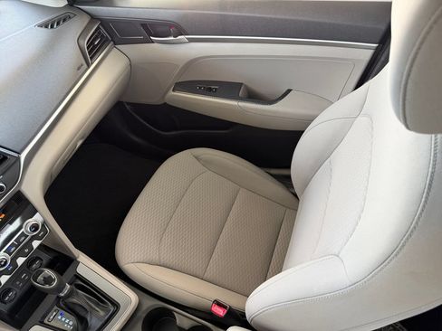 Used 2020 Hyundai Elantra SE FWD image 33