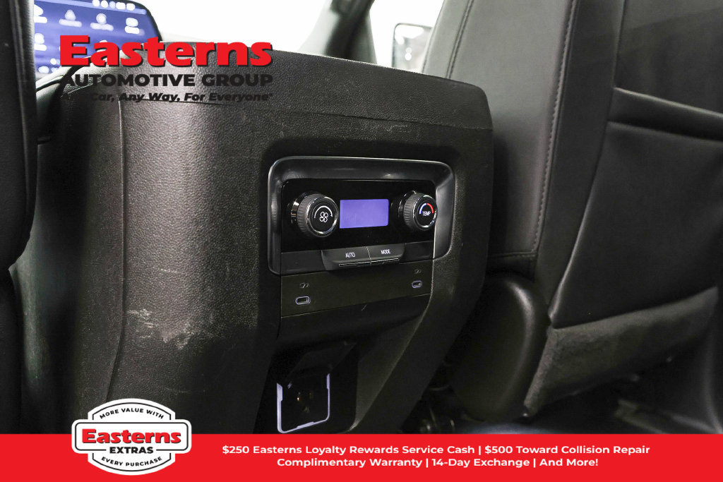 Used 2025 Chevrolet Suburban Z71 AWD/4WD image 23