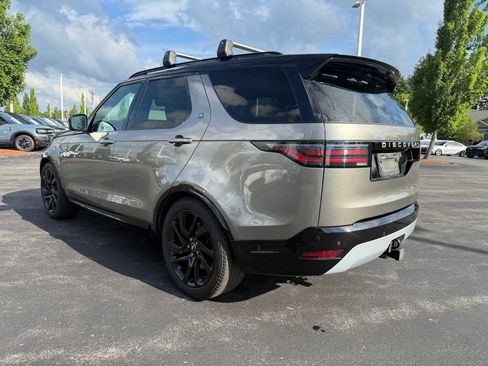 Used 2024 Land Rover Discovery Metropolitan Edition AWD/4WD image 8
