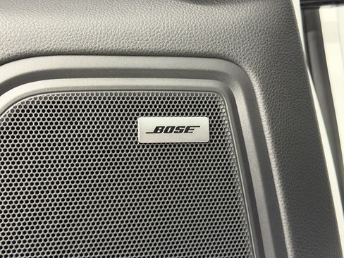 Certified 2024 Porsche Macan image 30