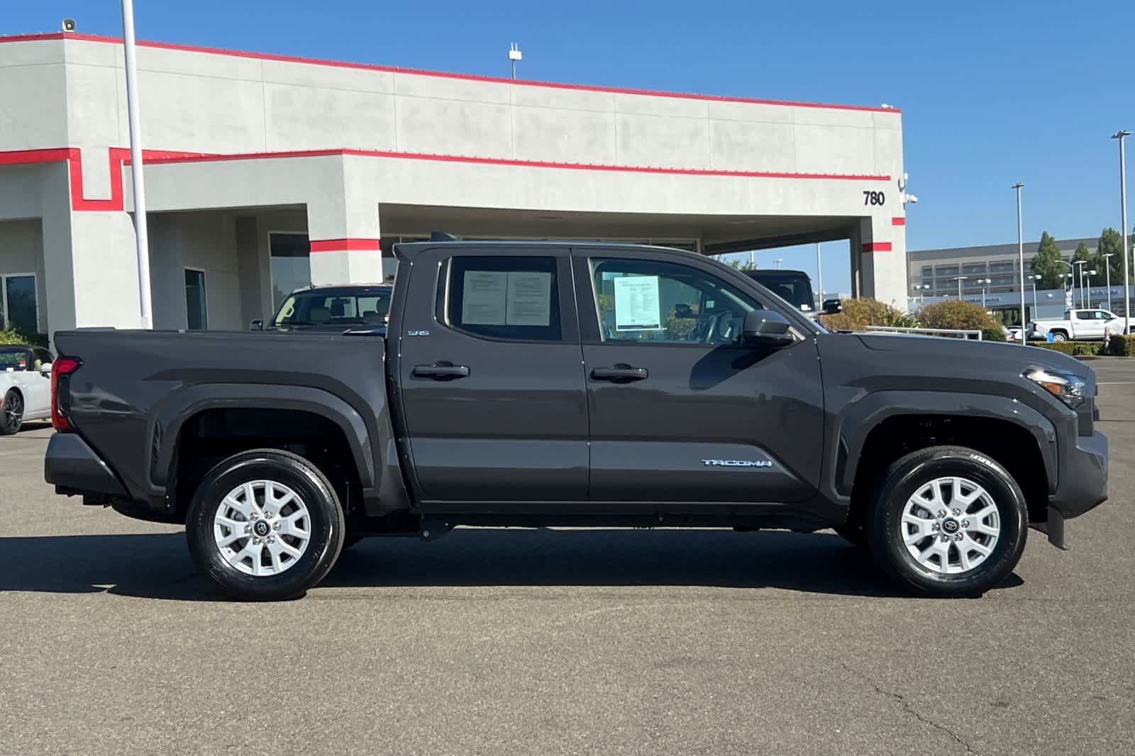 Used 2025 Toyota Tacoma SR5 AWD/4WD image 6