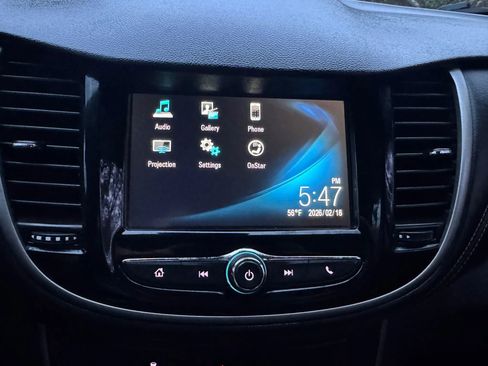 Used 2017 Chevrolet Trax LT w/ LT Convenience Package image 21