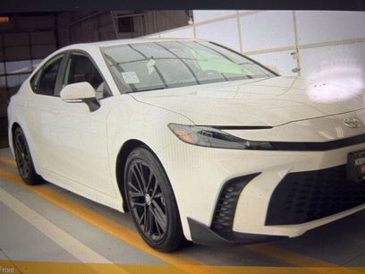 Used 2025 Toyota Camry SE