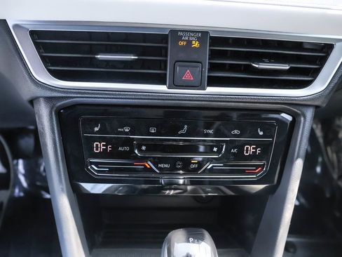 New 2026 Volkswagen Taos SE AWD/4WD image 28