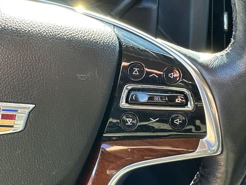 Used 2020 Cadillac Escalade ESV Premium Luxury image 25