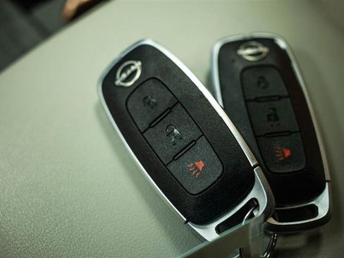 Used 2024 Nissan Ariya FWD image 23