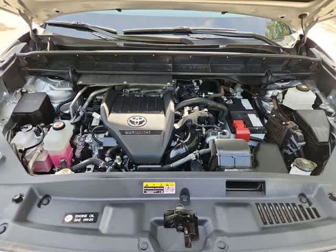 Used 2023 Toyota Highlander Limited FWD image 12