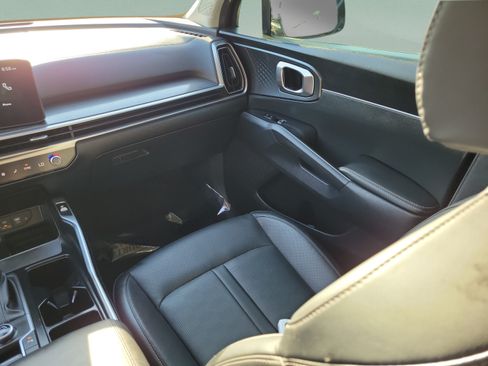 Certified 2025 Kia Sorento S w/ Panoramic Sunroof Package FWD image 11