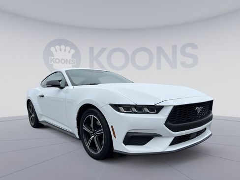 Used 2025 Ford Mustang Coupe image 10