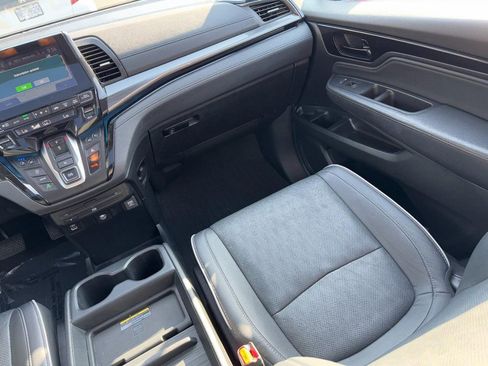 Used 2022 Honda Odyssey Elite image 15