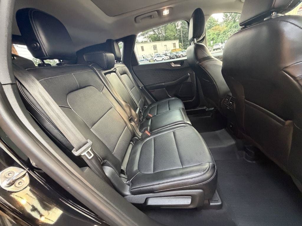 Used 2020 Ford Escape Titanium AWD/4WD image 18